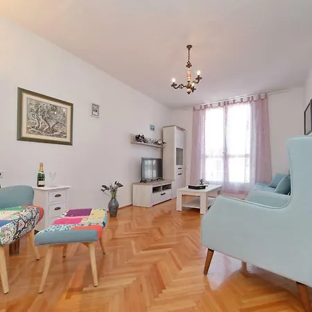 Apartman Lana In City Centre With Garage Zadar Exterior foto