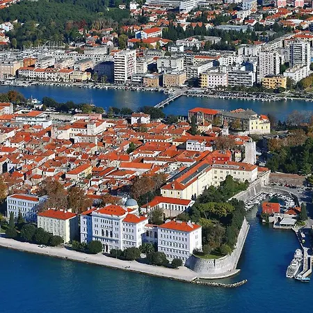 Apartman Lana In City Centre With Garage Zadar Exterior foto